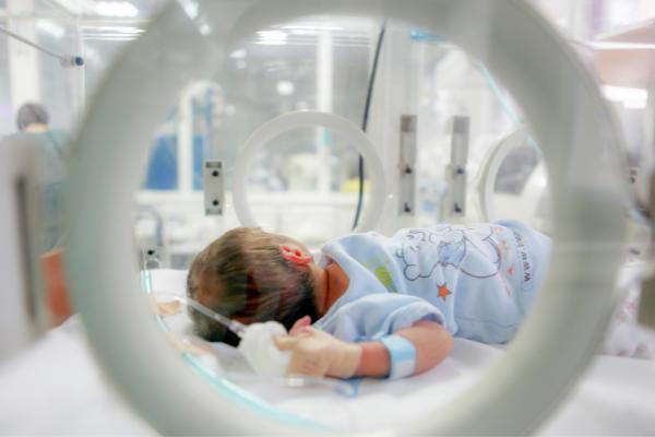 baby incubated after birth injury